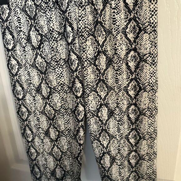 Color Alien Pants - Color Alien Size Small Black and White Snake Print  biker shorts NWOT